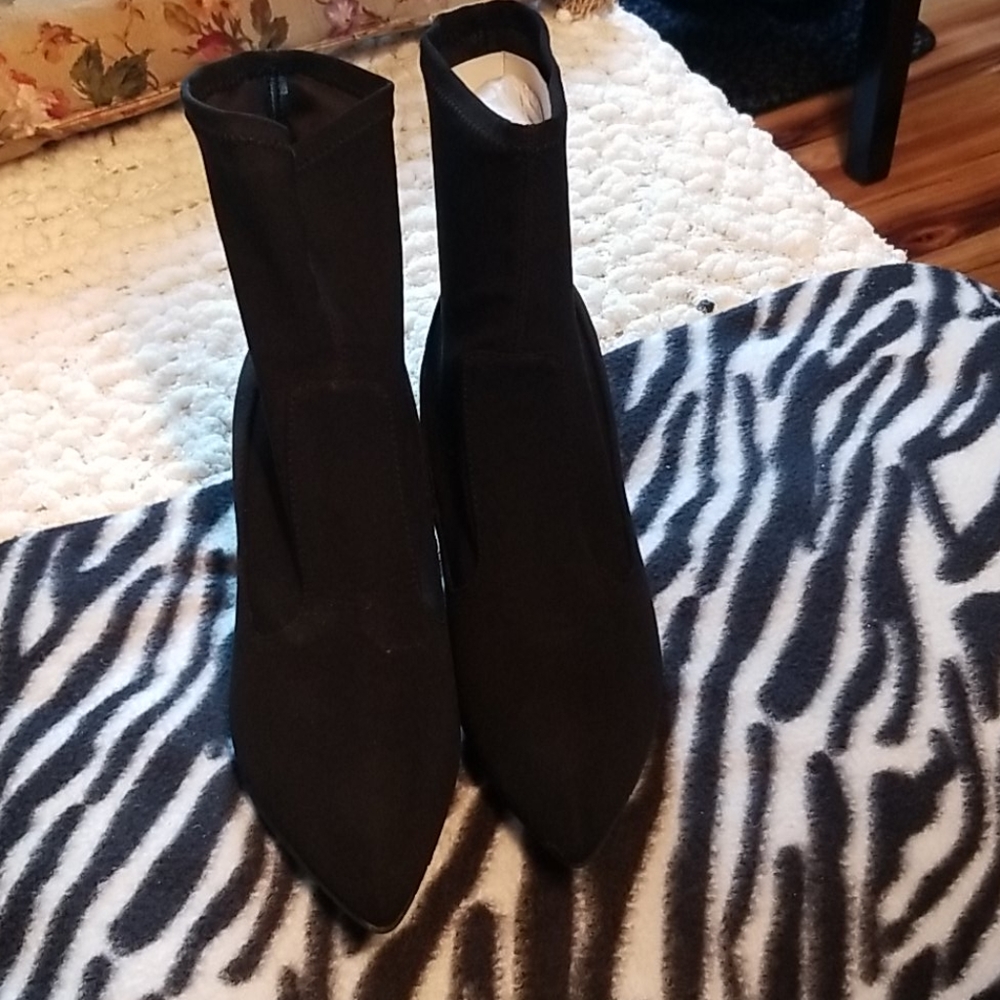 Spring sale!!!! Nina black ankle boot with glitter heel size 7